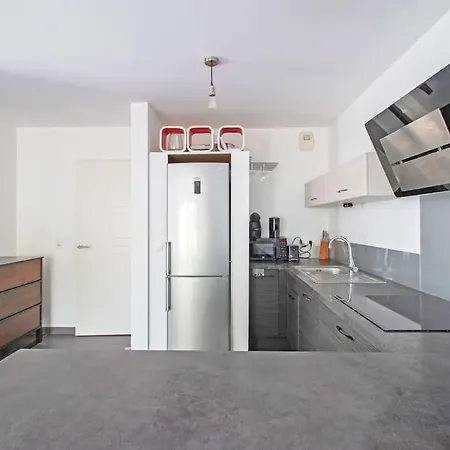 Apartment Le P'tit Rimbaud, 6 Pers, Parking Prive, Jardin,wifi *